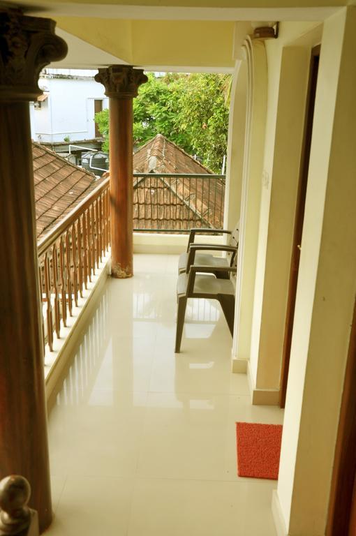 Kapithan'S Inn Kochi Exterior photo